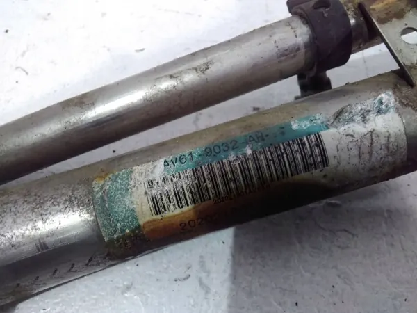 Ford Kraftstoff-Einfüllstutzen OEM AV619032AH - Gebraucht image 5