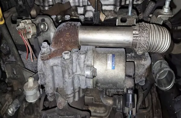 EGR-klep OEM 256200R011 voor Toyota Avensis 2.2L image 2