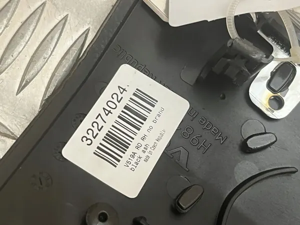 Volvo XC90 Bakdörrs panel OEM 32274024 image 4