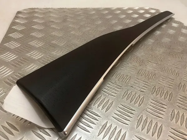 Volvo XC90 Bakdörrs panel OEM 32274024 image 6