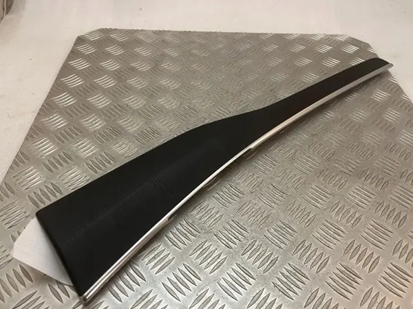 Volvo XC90 Bakdörrs panel OEM 32274024 image 8