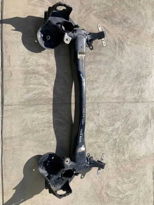 Poutre d'essieu arrière OEM 9671343680 Peugeot 308 II image 2