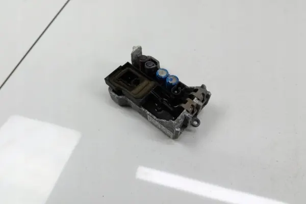 Mercedes W203 Puhallinvastus OEM 2038218651 image 2