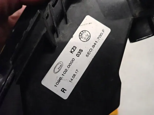 Farol Halógeno Direito SKODA OCTAVIA III LIFT 2016- 5E0941700F image 3