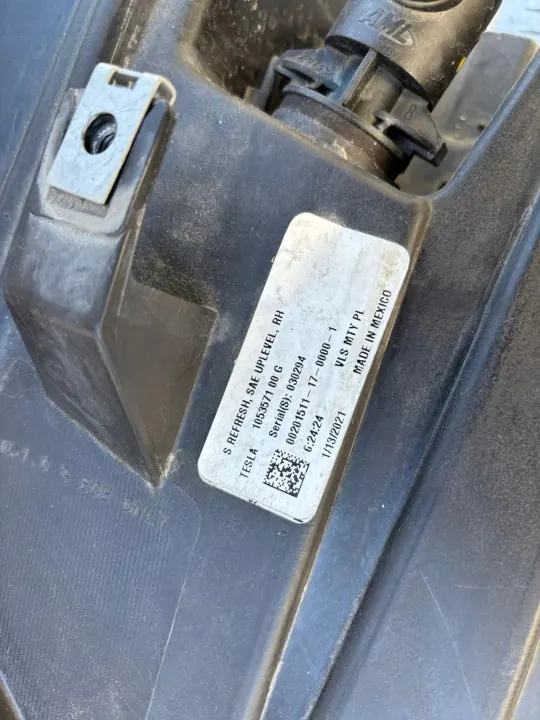 Tesla 3/S Plaid Scheinwerfer Set OEM 1053570-00-G image 9