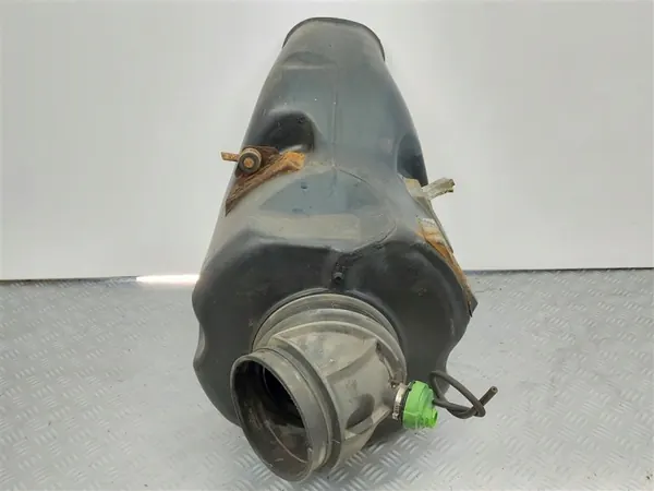 Volvo Luftfiltergehäuse OEM 3979505 - Gebraucht image 4