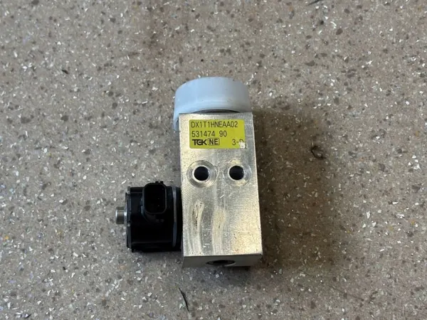 Válvula de expansión aire acondicionado Hyundai Ioniq 5 OEM DX1T1HNEAA02 image 2