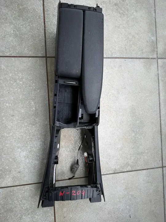 Mercedes W204 middenconsole armsteun OEM A2046806050 image 2