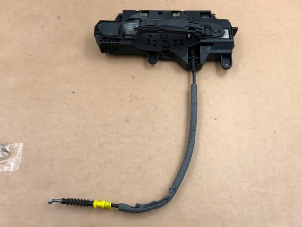 Dörrmekanism 8W0837812A Höger Främre/Bakre Sensor 8W0927754 Audi A5 RS5 image 2