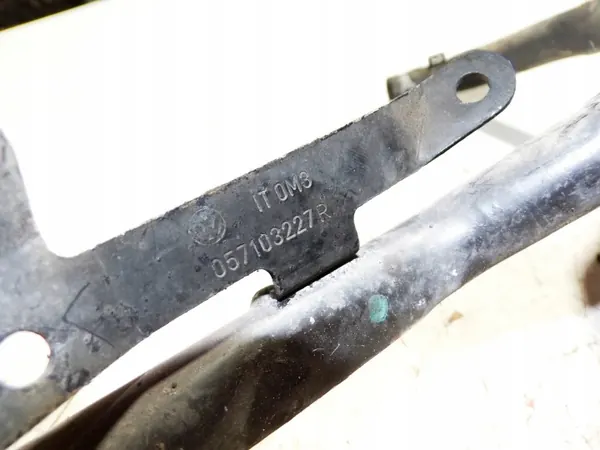 Audi Q7 4.2L diesel katon valumaputki OEM 057103227R image 3