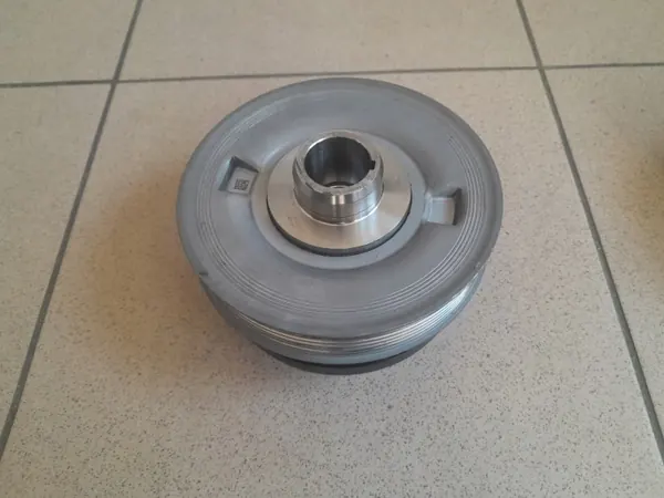 Polea de correa Kia OE OEM 25290-07490 Usado image 3