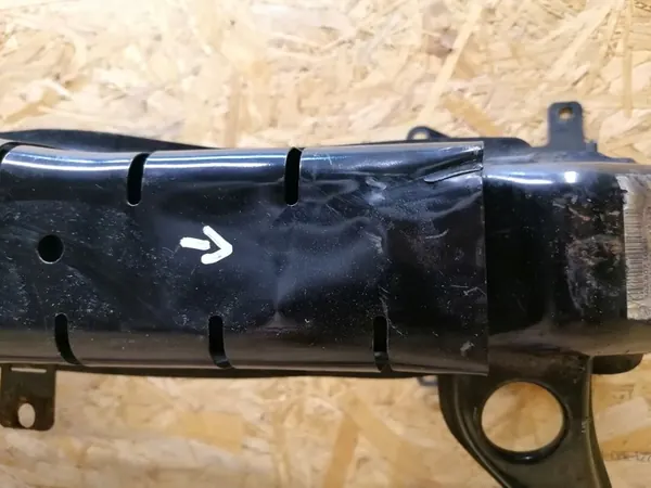 Etupuskuri VW Passat B7 2010-2014 image 4