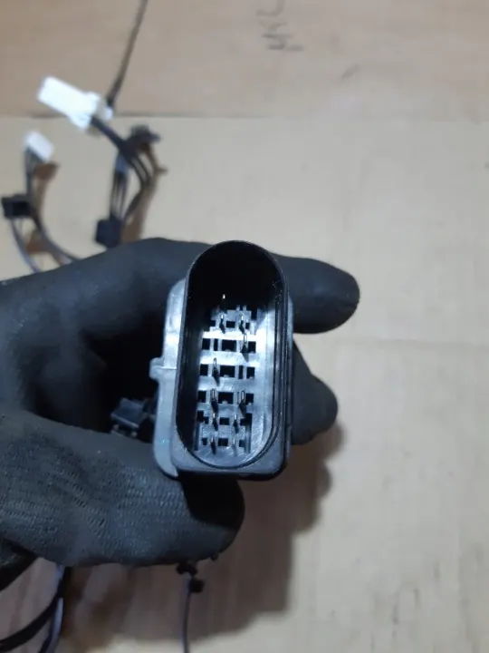 Audi Q7 4L Etuvalo Johtosarja OEM 10.07 Oikea image 6
