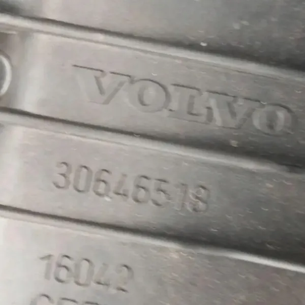Colector de admisión OEM 30646518 para Volvo V50 2.4L image 2