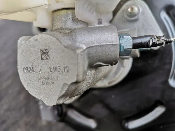 BMW F30 LCI 330e Hybrid Bromsservopump 6855846 image 4