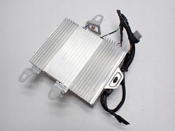 Tesla Radio-Verstärker OEM 1507152-01-B Gebraucht image 3