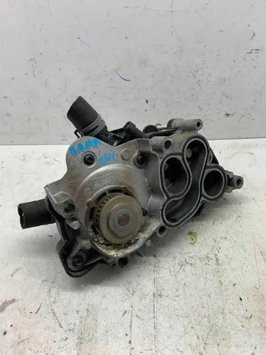 Vattenpump OEM 04C121042E för Skoda Fabia III image 2
