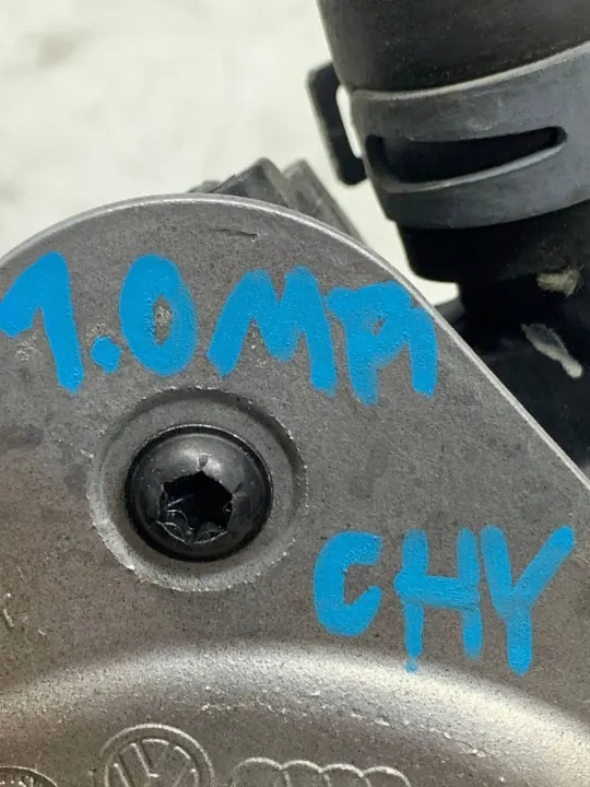 Vattenpump OEM 04C121042E för Skoda Fabia III image 4