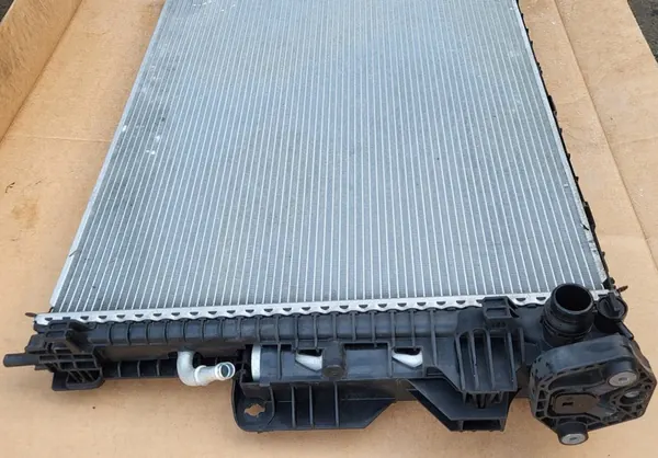 Marco de Radiador de Agua de Aire Acondicionado Volvo XC60 II 2.0 D Mild Hybrid image 3