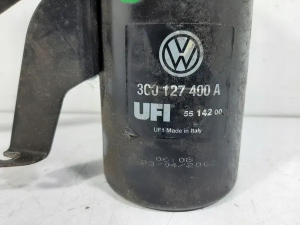 PASSAT B6 2.0TDI Polttoainesuodatinrakenne 3C0127400A image 2