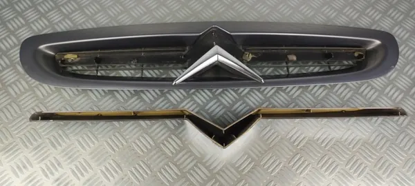 OEM 9637079777 Rejilla Logo para Citroen Xsara II 2000-2006 image 3