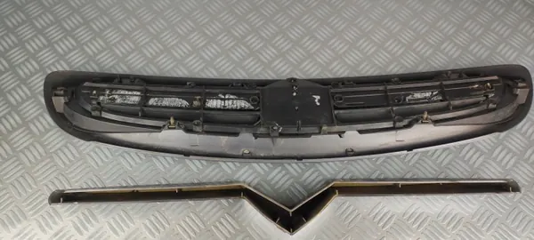 OEM 9637079777 Rejilla Logo para Citroen Xsara II 2000-2006 image 4