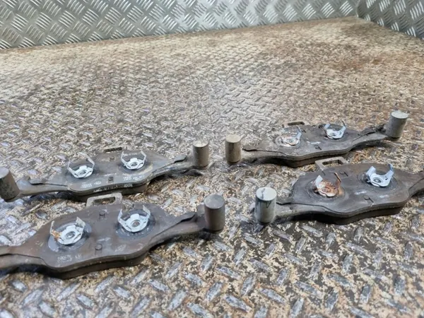 Pastilhas de travão dianteiras BMW OEM 6888494 - Usadas image 6
