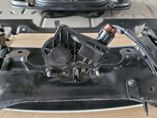 OEM OBUDOWA POKRYWA GNIAZDA LADOWANIA LAKIER XDF NISSAN LEAF II ZE1 XXX image 9