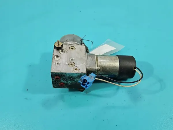 Gebrauchte BMW E39 Wasserpumpe OEM 7004889 HB70020-002 image 5
