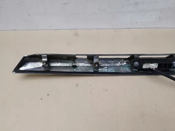 OEM Krominen Kahvansuojus Toyota Avensis T27 Sedanille image 9