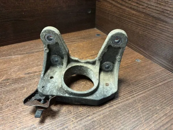 Support de boîte Opel Vivaro 2004 OEM 8200219372 image 2