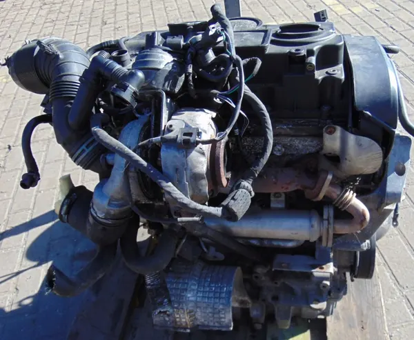 Motor VW Passat B6 2.0TDI usado OEM BMR image 5