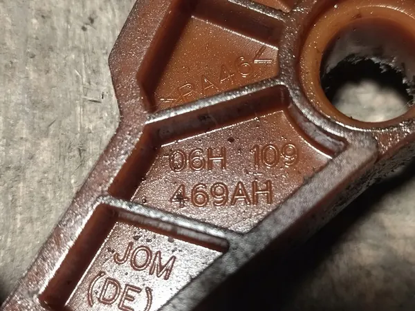 Volkswagen OE Timing Slide Rail Jetta image 3