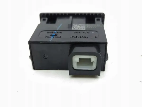 Nissan Juke II USB-aansluiting OEM 253316UA0B image 3