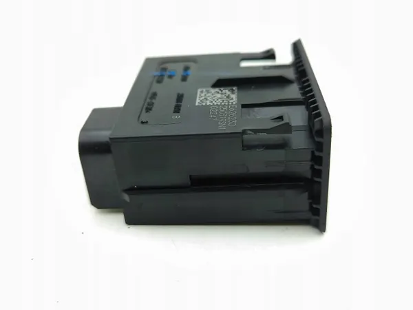 Nissan Juke II USB-aansluiting OEM 253316UA0B image 4