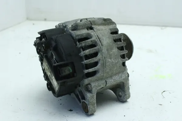 Vaihtovirtageneraattori Renault Clio IV 1.5 DCI 231001318R image 4