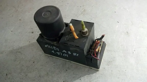 Centrale vergrendelpomp OEM 8L0862257E voor Audi A3 image 2