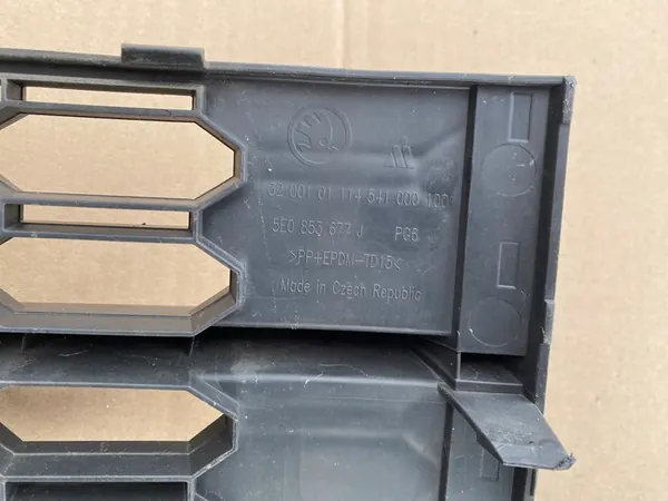 Griglia Paraurti Anteriore SKODA OCTAVIA III 5E0853677J image 9