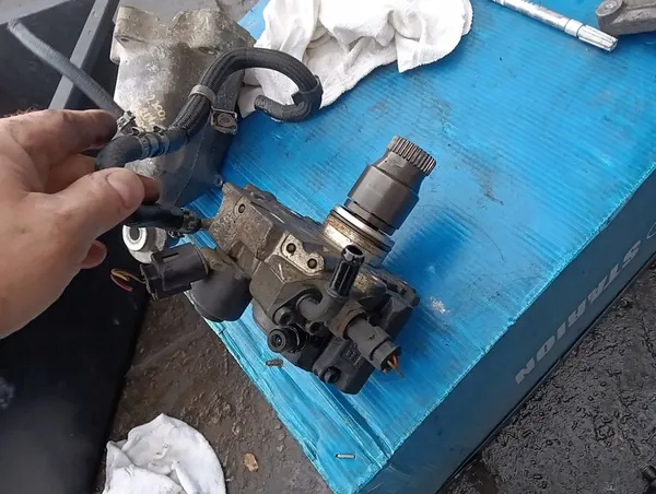 Bomba de combustible Mercedes W204 W212 Vito 2.2 CDI A6510700601 image 3