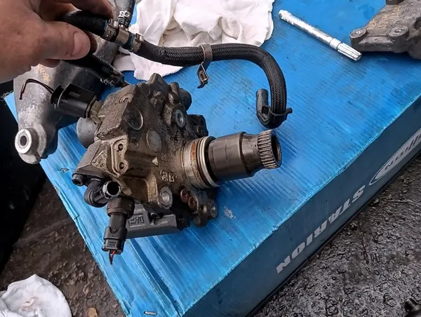 Bomba de combustible Mercedes W204 W212 Vito 2.2 CDI A6510700601 image 4