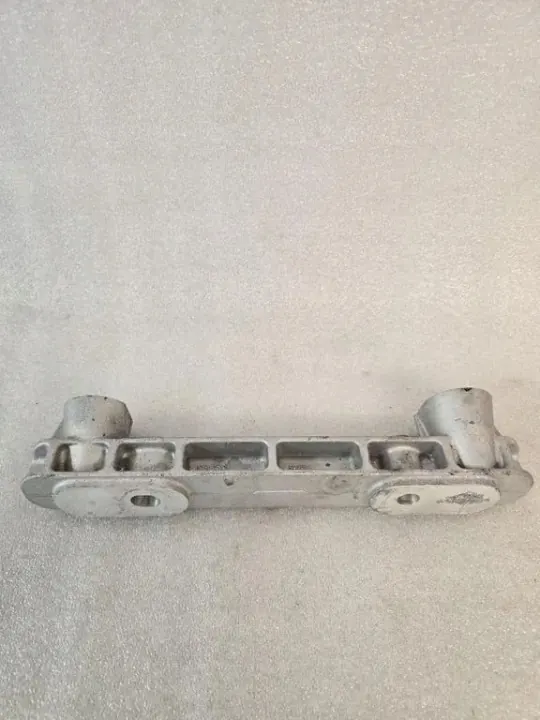 Volvo Motorlager OEM 32137504 linke Seite image 3