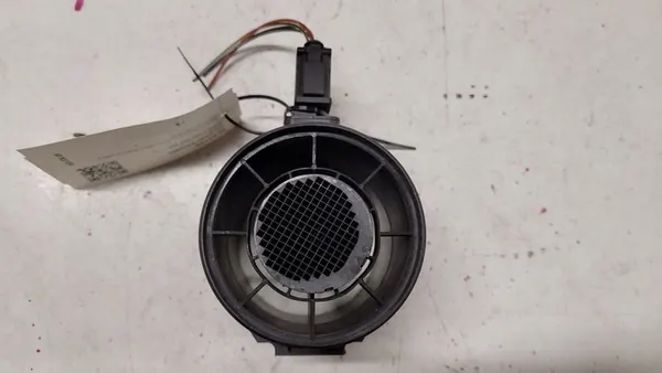 Ilmamassamittari BMW 1 (E87) 2.0L diesel 2010 OEM image 2