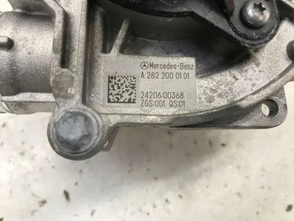 Bomba de água elétrica Mercedes OEM A2822009700 image 6