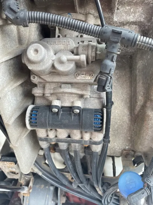 Soupape Maître de Frein Iveco Stralis OEM 5168 image 2