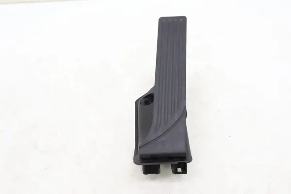 Maserati Grecale gaspedal OEM 06701567520 image 2