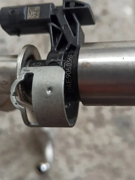 Rampe d'injection avec injecteurs Audi VW 1.4 TSI image 5