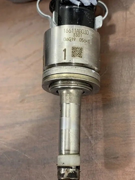 Juego de inyectores Subaru OE 369140K31B - Usado image 3