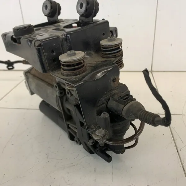 Compressore sospensione AUDI SQ7 Q7 4M 2017 image 4