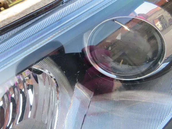 Refletor esquerdo Octavia III 5E1941017A image 4