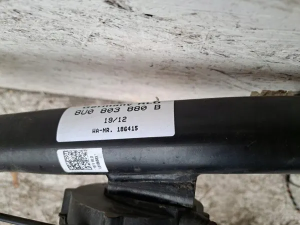 Gancho de reboque Audi Q3 OEM 8U0803880B - Usado image 3